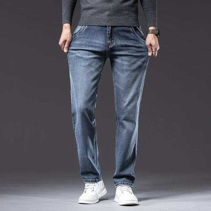 VERNER - GERADE GESCHNITTENE JEANS