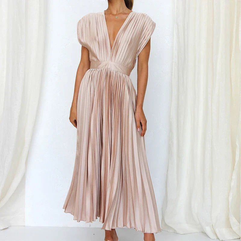 AROA - LANGES PLISSIERTES KLEID MIT GÜRTEL